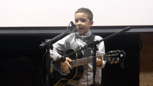 Саша Перепелица. 8 лет. Поет песни Владимира Высоцкого