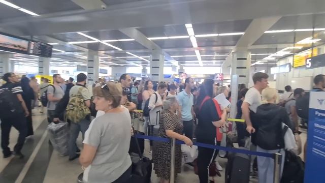 БЕШЕНЫЕ ЦЕНЫ НА БИЛЕТЫ И ГРАБЁЖ ПРИ ВОЗВРАТЕ.ПЕРЕПОЛНЕННЫЙ АЭРОПОРТ МИНВОД.