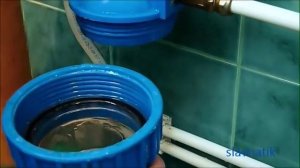 Замена фильтра для воды .