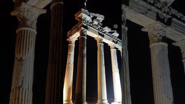 Луна над Храмом Аполлона 🌒 смотреть онлайн