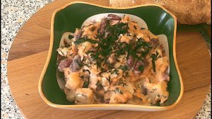 Салат из консервированной фасоли в томатном соусе