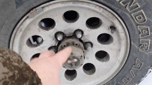 НЕ ВКЛЮЧАЕТСЯ ПЕРЕДНИЙ МОСТ - ПОШЕВЕЛИ ТУТ И ВКЛЮЧИТСЯ.