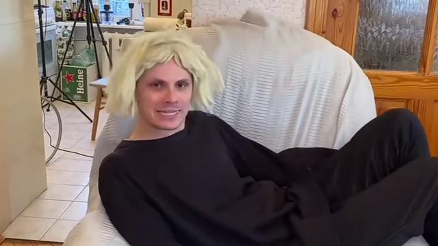 КОГДА ПОЯВИЛСЯ ПАРЕНЬ НАЧИНАЮТ ПИСАТЬ БЫВШИЙ смотреть онлайн