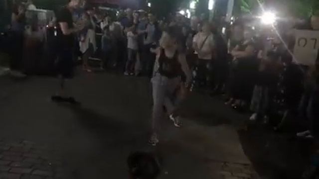 Девушки Танцуют Тверк Под Лезгинку В Грузии 2018 L240P смотреть онлайн