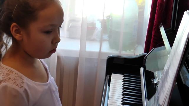 Талантливые дети района: пианистка Арина Хусниярова смотреть онлайн