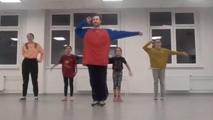 ДЕВОЧКИ ТАНЦУЮТ БРЕЙК ДАНС