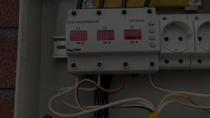 Показываю, на примере, для чего нужно реле напряжение в частном доме. Настройка DigiTOP VP-3F63A.