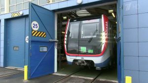 В Московском метро в свой первый рейс отправился поезд нового поколения "Москва"