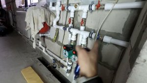 Опрессовка системы отопления . Проверка герметичности труб и соединений .