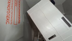Клеим полистирол и ламинат на стену в коридоре. Ремонт квартиры своими руками.