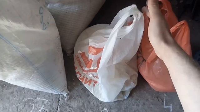 Вакуумная поилка и корм для бройлеров своими руками.