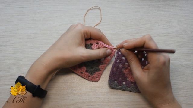 ДЕКОРАТИВНОЕ СОЕДИНЕНИЕ МОТИВОВ ПОЛУСТОЛБИКАМИ