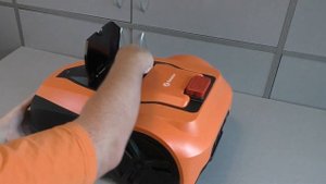Роботы газонокосилки Robokos RM 2500i / 1400i. Обзор Алексея Надёжина, опубликованный на iXBT Live