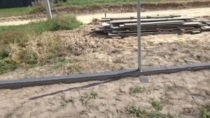 Декоративная гидроизоляция фундамента забора