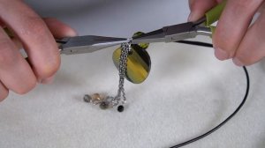 Как сделать кулон на кожаном шнуре с кристаллом Swarovski