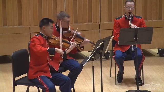 MOZART Clarinet Quintet, K. 581: Mvt. 3, Menuetto - "The President's Own" смотреть онлайн