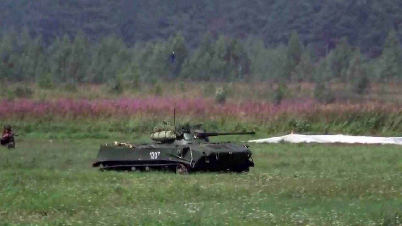 В Псковской области проходят масштабные учения ВДВ - военные испытывают новое снаряжение
