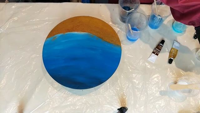 Рисуем море эпоксидной смолой и акриловыми красками с золотым объемным берегом.