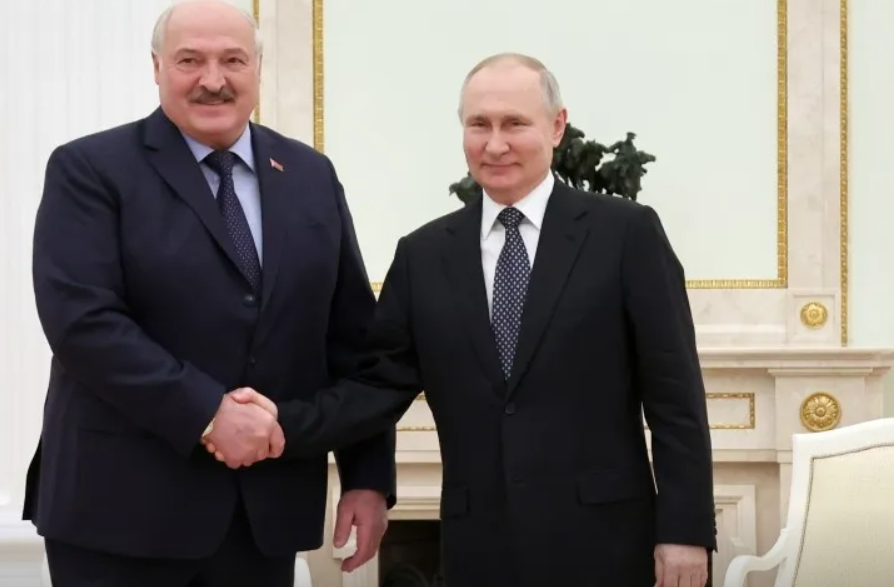 Дружеский визит: что обсуждали Путин и Лукашенко до позднего вечера