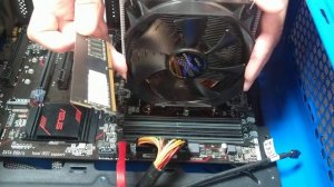 Как вставить оперативную память в первый слот если мешает вентилятор Zalman от кулера процессора?