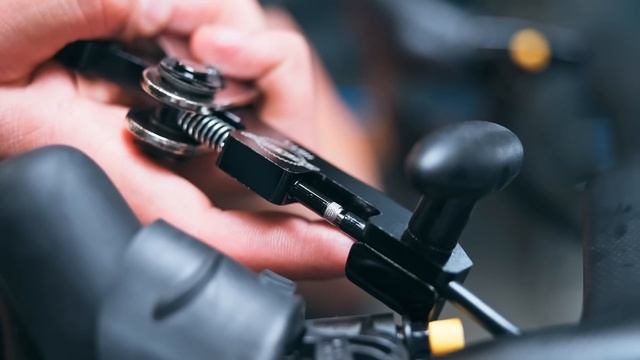 Building Romain Bardet's Tour de France Bike - The All-New SCOTT Foil RC смотреть онлайн