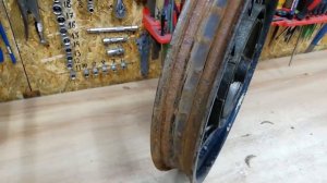 Ремонт мотоцикла Урал #39.1 - Разбортовка и расспицовка колеса