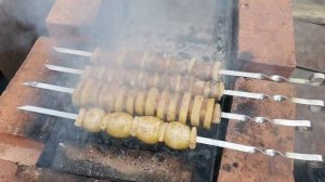 Шашлык из картошки с соленым салом. Вкусно и необычно!