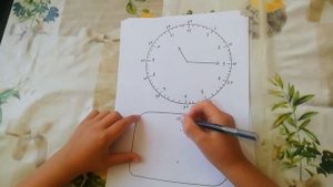 Как научить ребенка определять время.