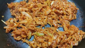 Ленивые пирожки с капустой и зелёным луком