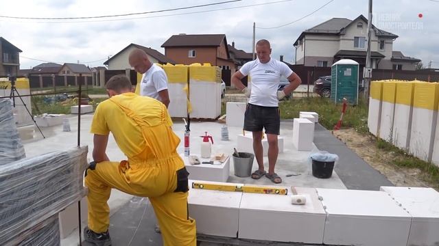 КЛАДКА ГАЗОБЕТОННЫХ БЛОКОВ на тёплый раствор / Дневник Домостроителя смотреть онлайн
