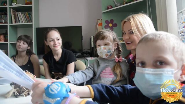 Ирина Ортман поддержала проект "Яркий мир" смотреть онлайн