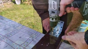 Дачный стол из остатков половой доски