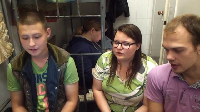 Песня в исполнении рабочих по уходу за животными. смотреть онлайн