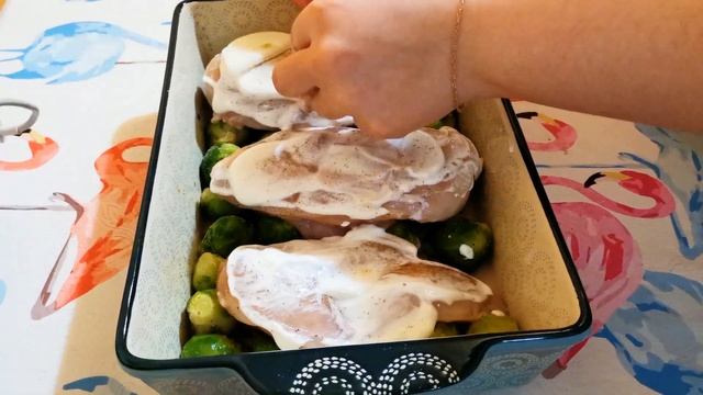 Куриное филе под сырной корочкой с брюссельской капустой. #ALVERA смотреть онлайн