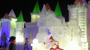 В Новосибирске открылся зимний городок с 80-метровой горкой и настоящей ледяной крепостью