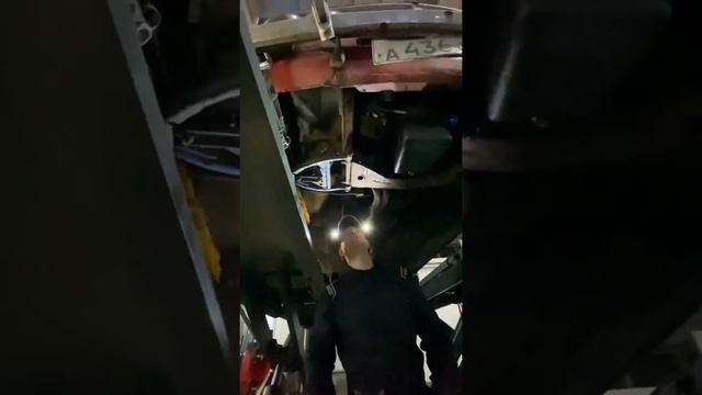 Гоночная жига приехала на развал.