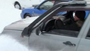 Как Шнива с самоблоком едет по глубокому снегу