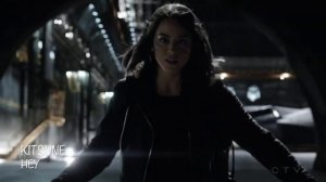 Daisy Johnson || Glitter & Gold