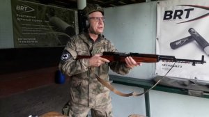 Стоя с рук с открытых прицельных на 50м