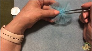 Как сделать брошь из фатина и бусин своими руками I Брошь "Весенний  цветочек"