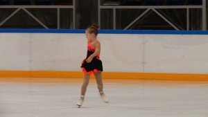 Выступление на соревновании по фигурному катанию. Дворец Спорта МЕГАСПОРТ. Юный фигурист. 1-е место