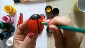 Рисуем божьих коровок акриловыми красками на камнях/ Вместе с детьми/ УКРАШЕНИЕ ДЛЯ САДА