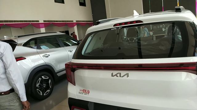 बताओ कौन लूँ। kia sonet या kia seltos या breza vs ertiga vs смотреть онлайн