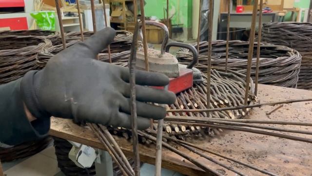 Русская ива. Мастер-класс. Плетение кадки из ивовой лозы. смотреть онлайн