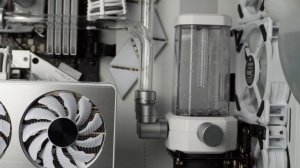 Snow-White & Silver Gaming PC