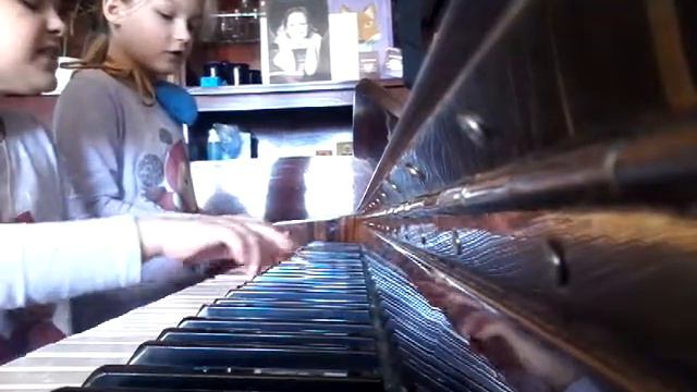 песня Катюша исполняет Катя и Настя смотреть онлайн