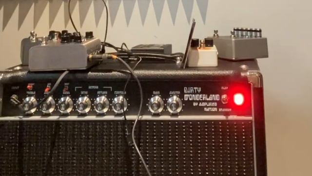 Strymon Deco v2 and Cornell Legacy Fuzz смотреть онлайн