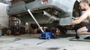 Замена сальников полуосей и хвостовика tlc prado 95. Друг бокс. Работаем в поте лица.