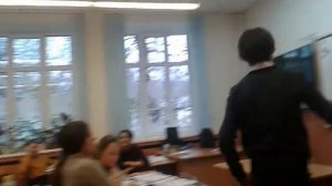 Рот заклеен скотчем. Угадай, что он там говорит(Много мата!)