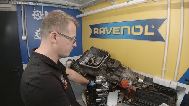 S-tronic (DL501), instrukcja demontażu i montażu sterownika hydraulicznego [zrób to sam] смотреть онлайн